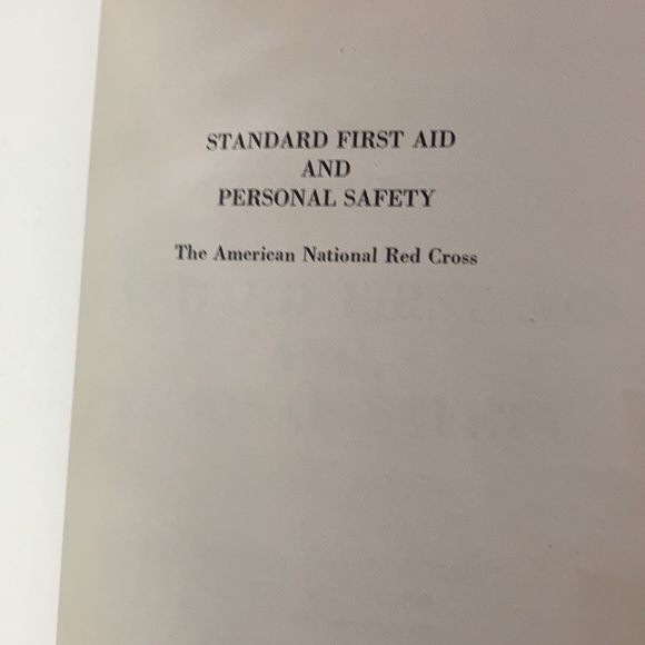 Standard First Aid & Personal Safety Handbook 1973 | GREAT Condition | Red Cross - Picture 5 of 11